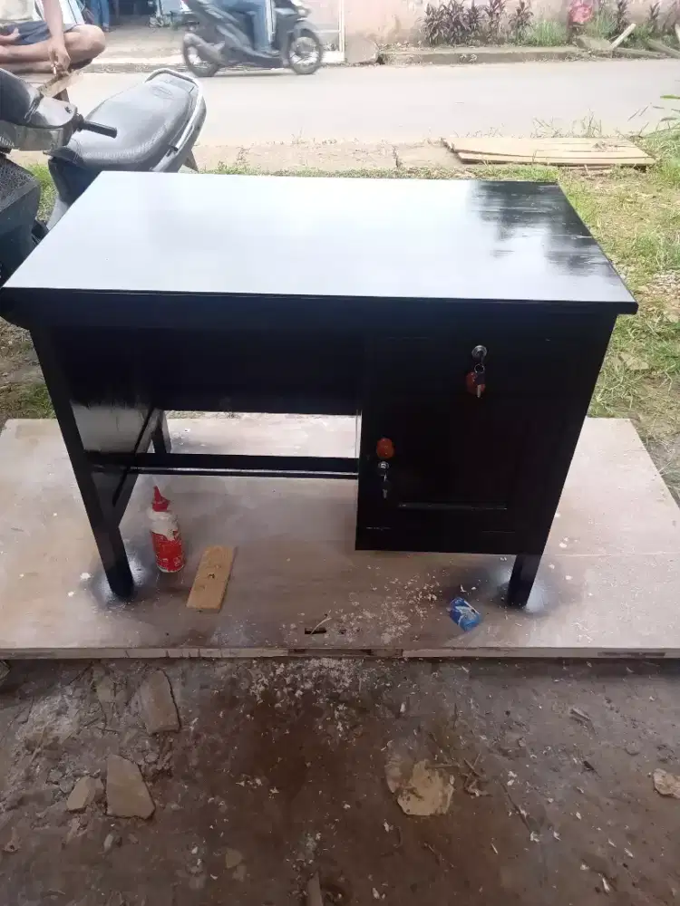 Meja kantor / kasir/guru