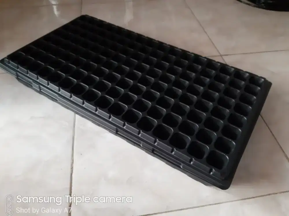 Pot tray/Tray Semai 128 set dengan Tatakan Bawah