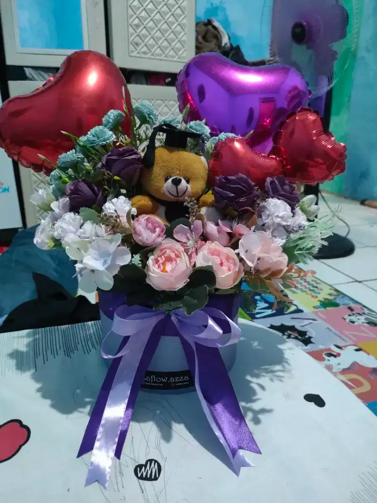 Bloom box flower and boneka love/ Hadiah bday or wisuda