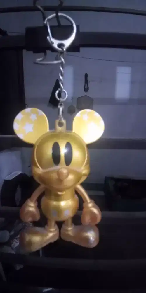 Mickey mouse gantungan dan pajangan lemari limited edition chat via WA