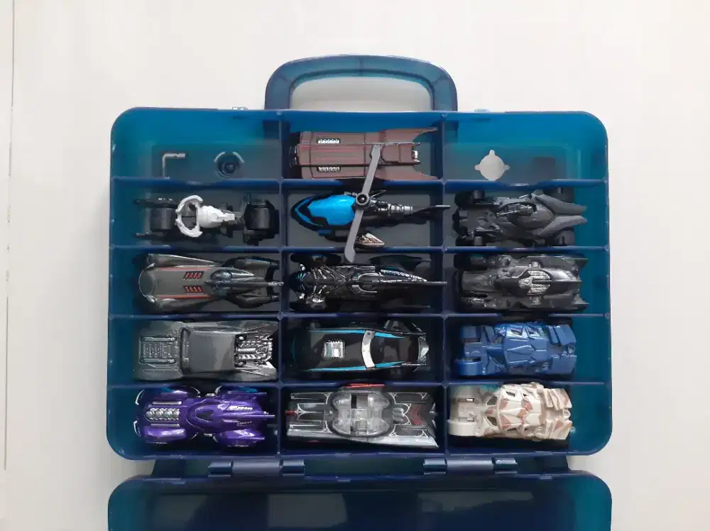 Hotwheels Batmobile (13 pcs)