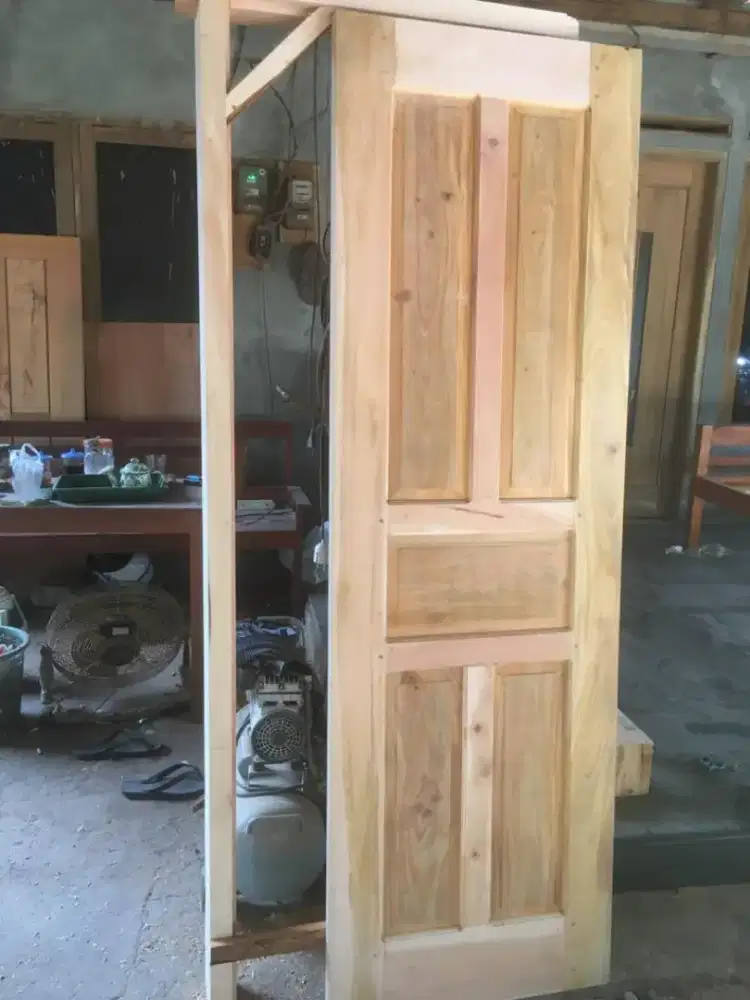 Pintu kayu murah banget