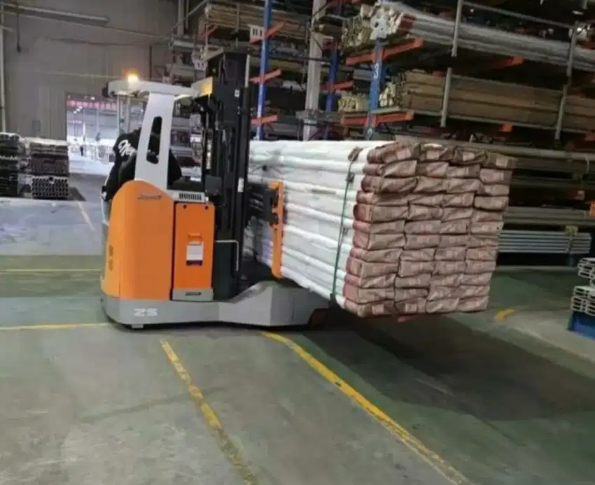 Reach Truck Hand Stacker Full Electric Capacity 1500 kg dan 2000 kg