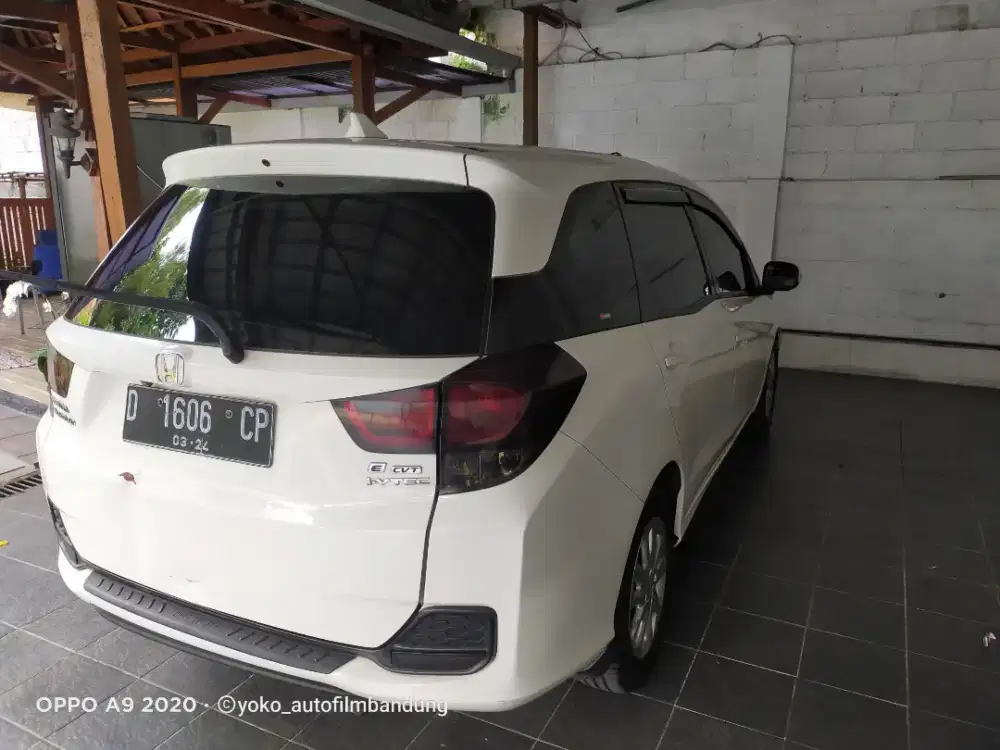 Pasang kaca film untuk privasi dan tolak panas