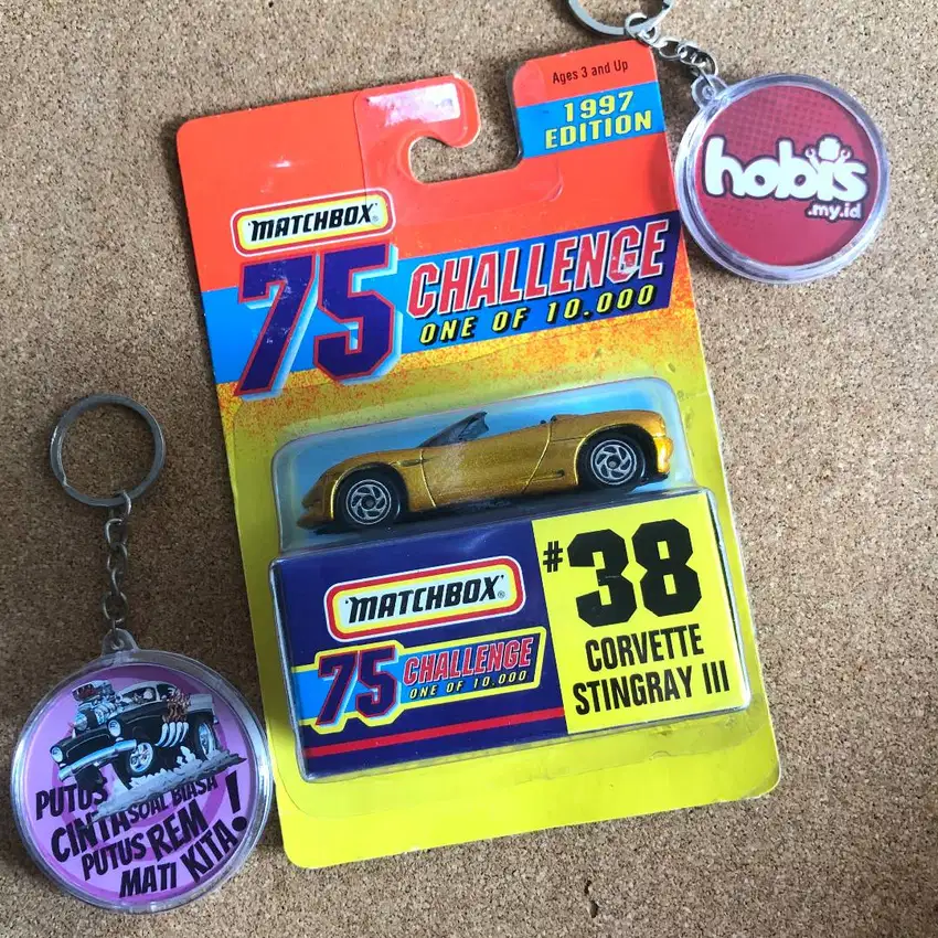 Diecast Matchbox Corvette Stingray III Gold Limited 75 Challenge