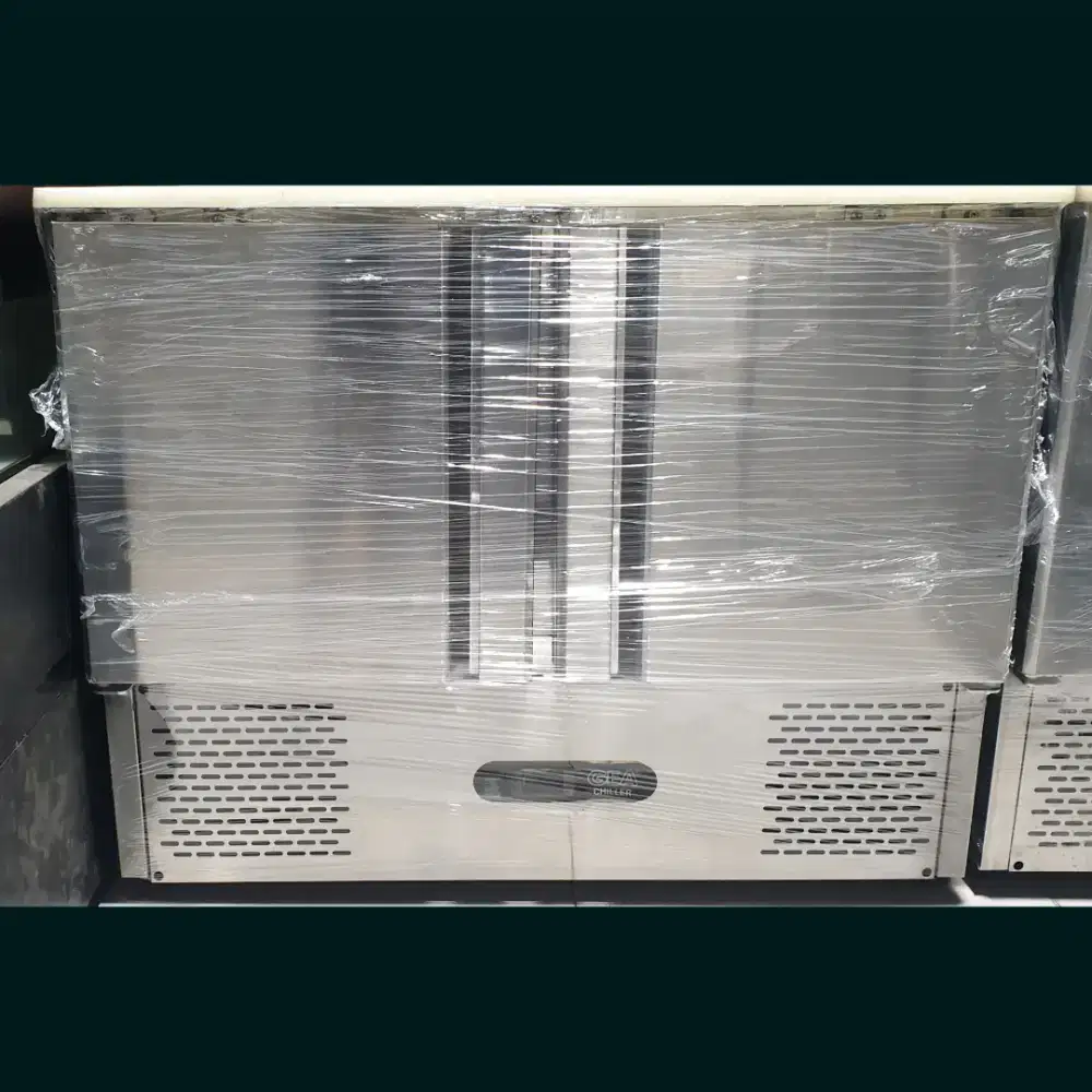 UNEDERCOUNTER CHILLER SALAD 2 DOOR GEA / UNDERCOUNTER SALAD