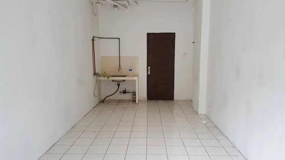 SEWA kios MURAH tower H jalan raya Apartemen City Park Jakarta Barat