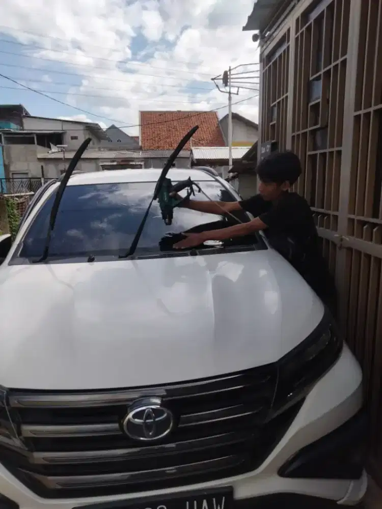 pasang kaca film mobil panggilan