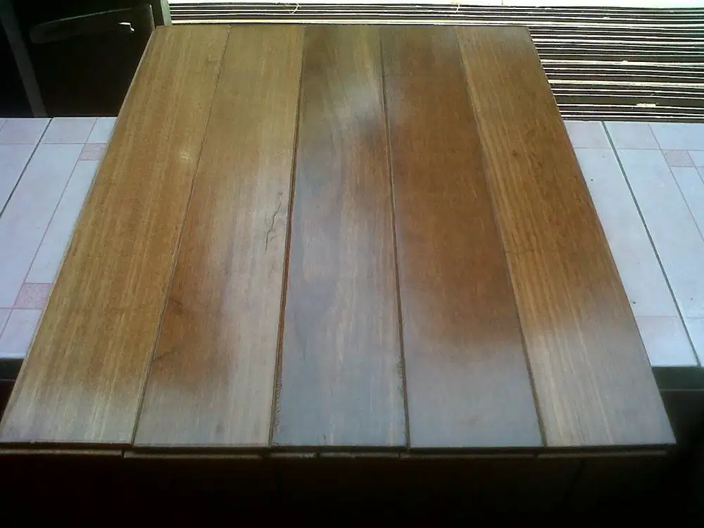 Lantai Kayu Kempas Finishing UV coating | Parket Kempas