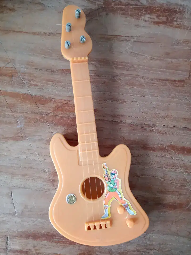 Mainan Gitar Klasik & Unik