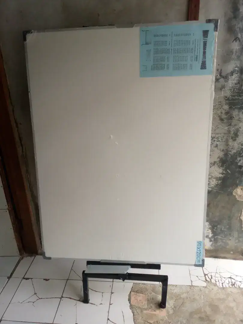 White board kaki segitiga ukuran 90x120cm