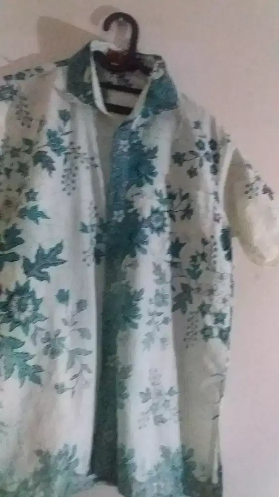 Hem Batik Pria Lengan Pendek.