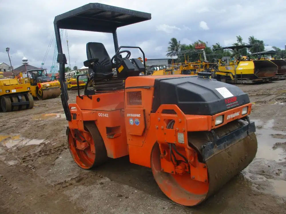 Tandem Roller Dynapac CC142 kapasitas 4-5 Ton Ex Japan