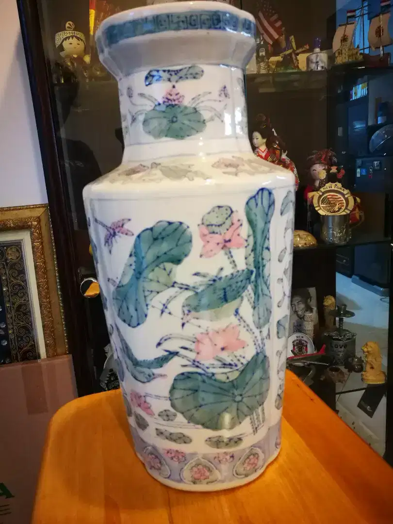 Guci keramik Cina