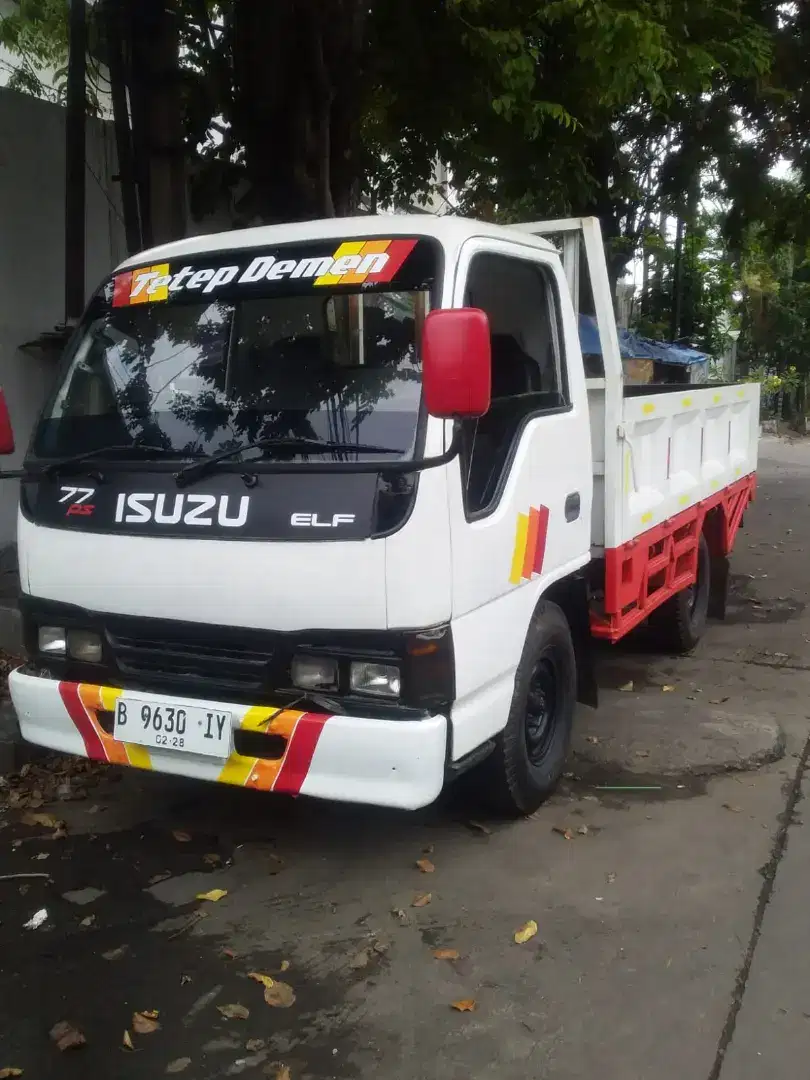 Truk engkel pindahan dan angkut barang