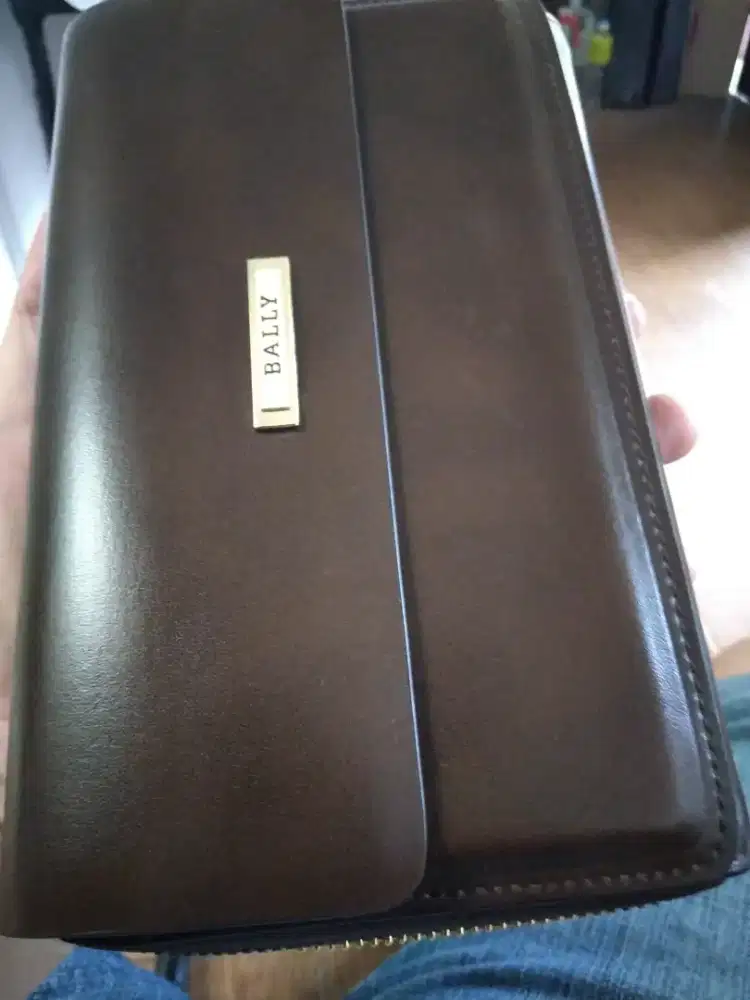 Dompet Clutch Pria.BALLY. Preloved.