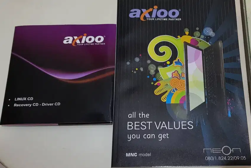 CD Software dan  Buku Manual Laptop Axioo