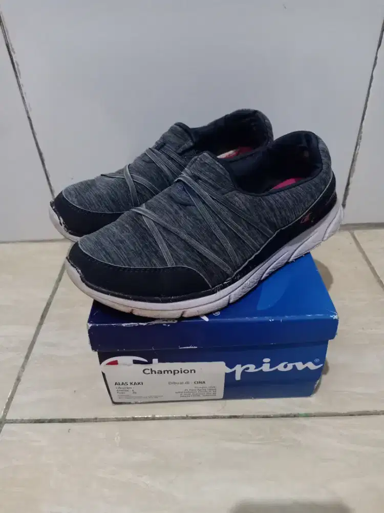 Sepatu champion hot sale slip on