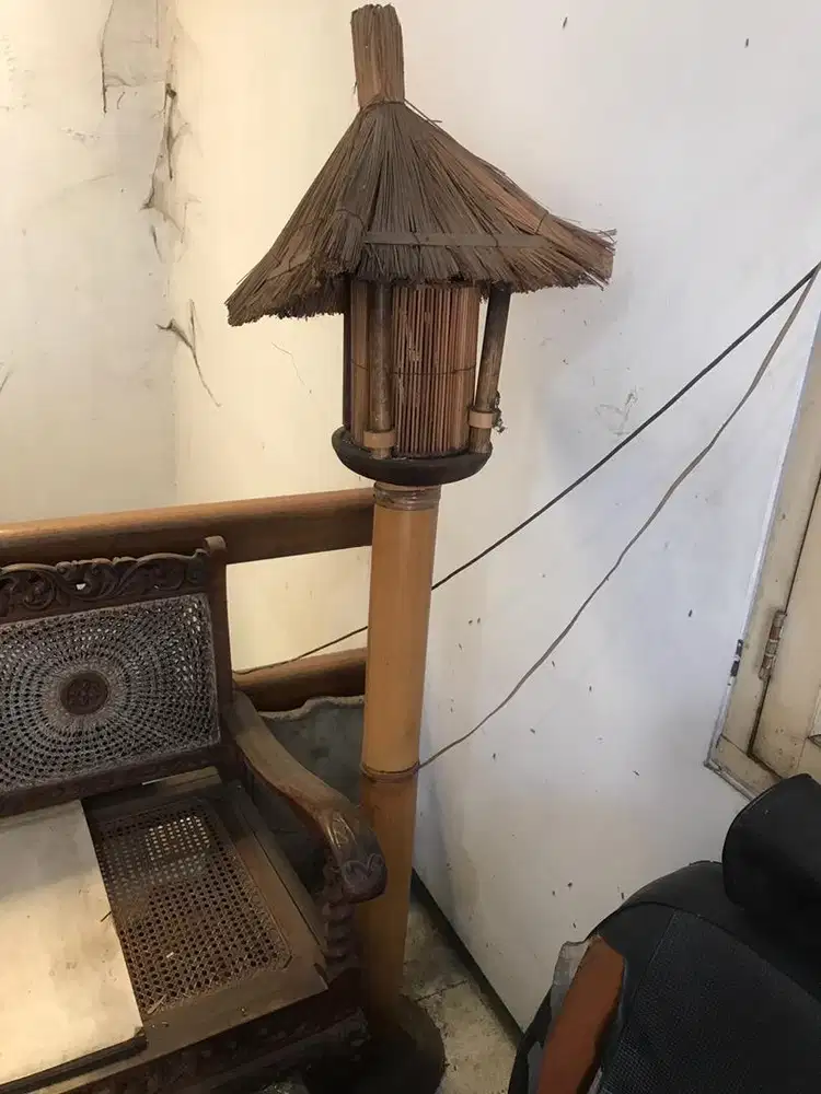 lampu anyaman rotan kerajinan indonesia bali