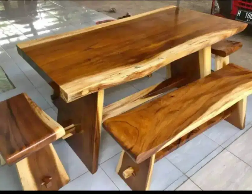 meja makan,meja cafe,meja kayu trembesi,meja kursi kayu,meja trembesi