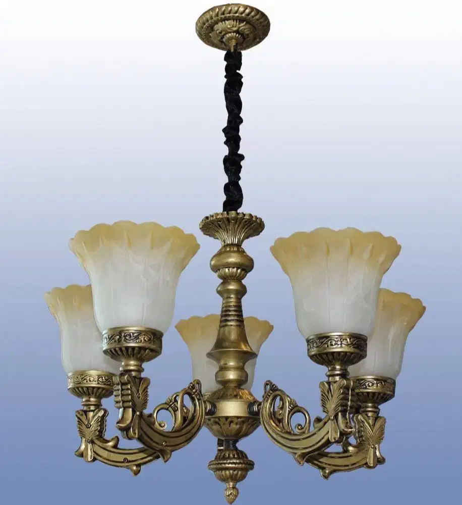 lampu gantung klasik cabang ruang tamu teras klasik