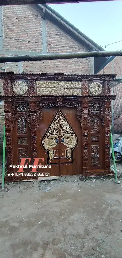 Pintu Gebyok ukir