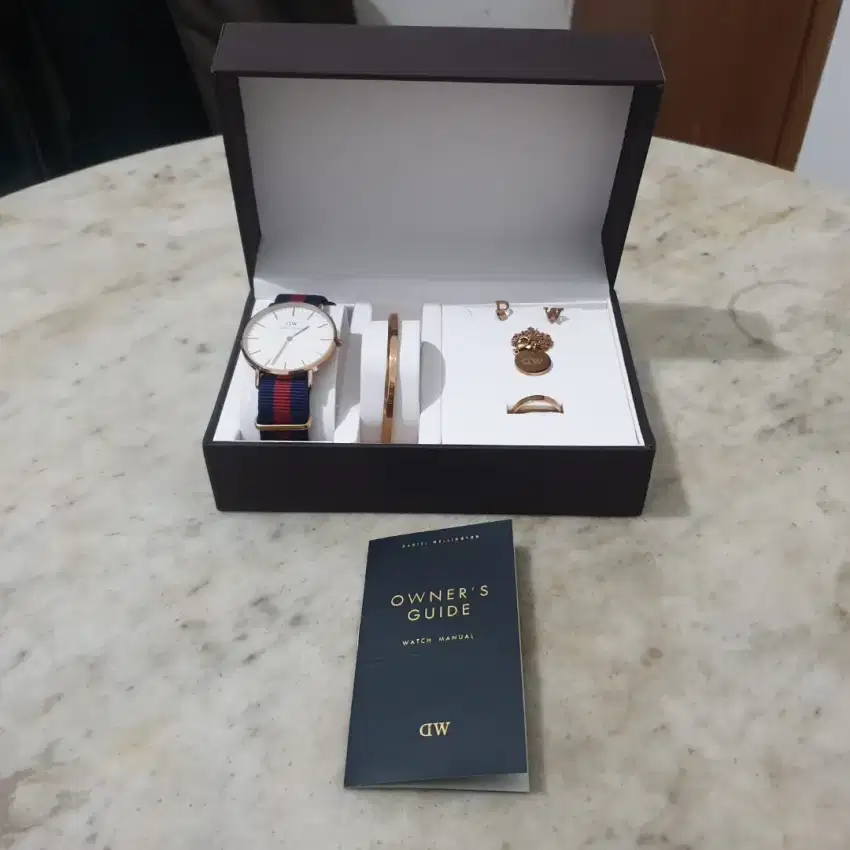 Jam tangan Daniel Wellington Classic set