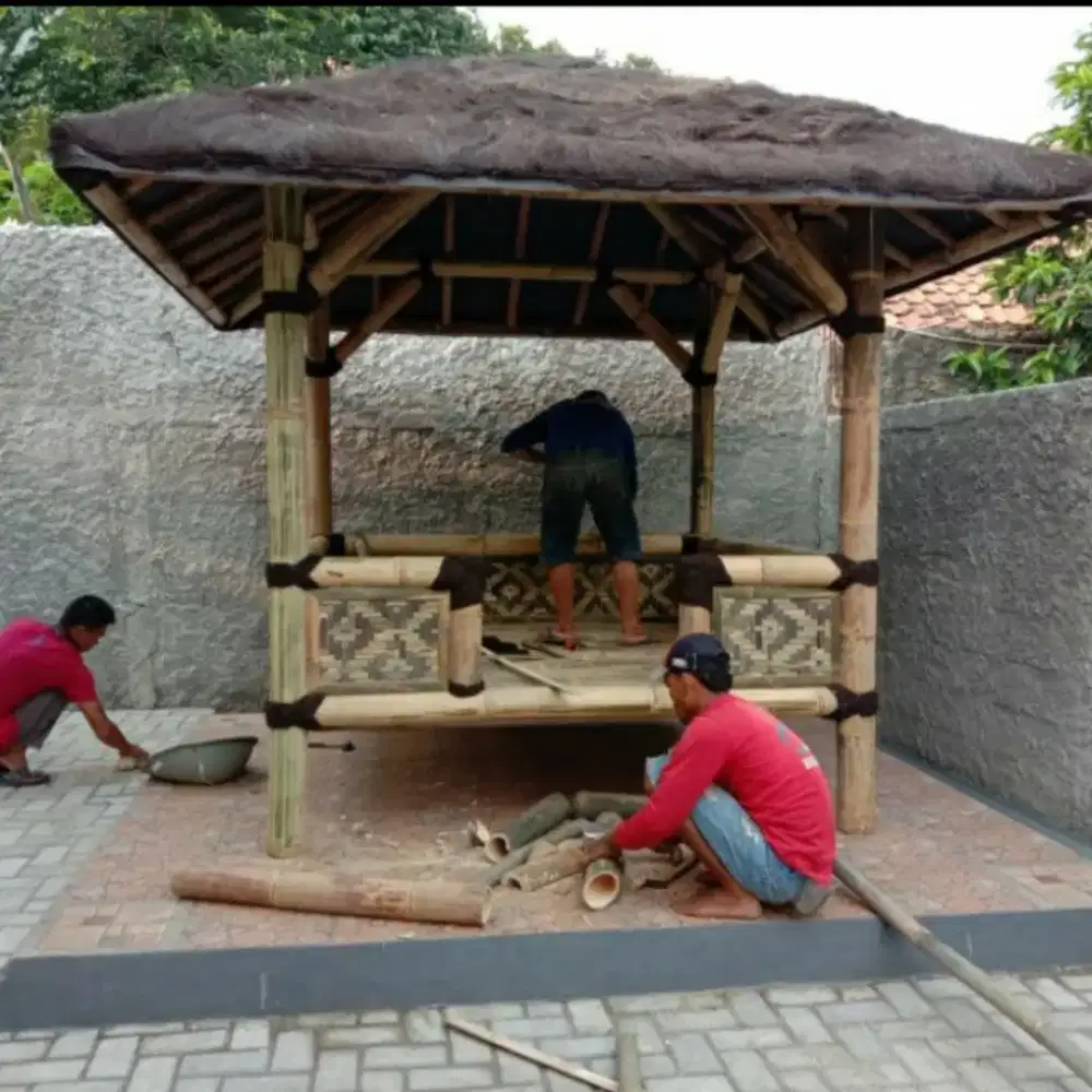 Saung Bambu Ukuran 2x2m Siap Pasang