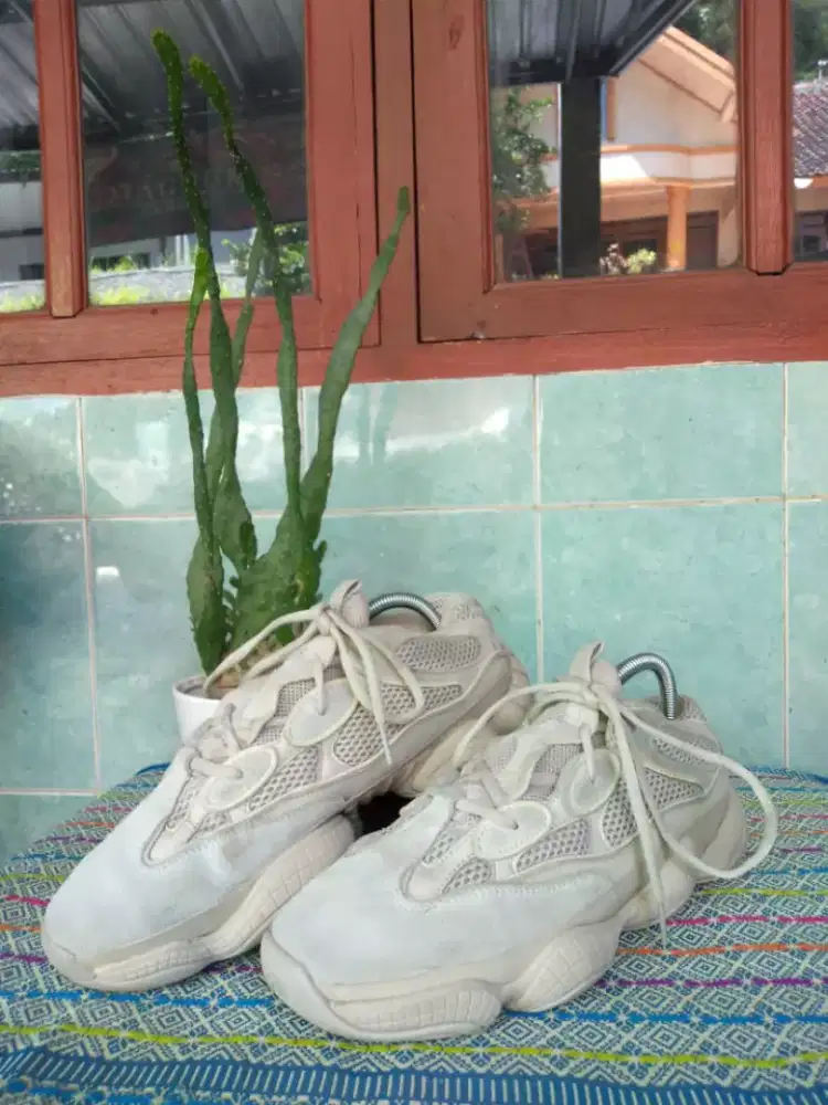 Jual sepatu Pria Adidas Yessy 500 size 43?