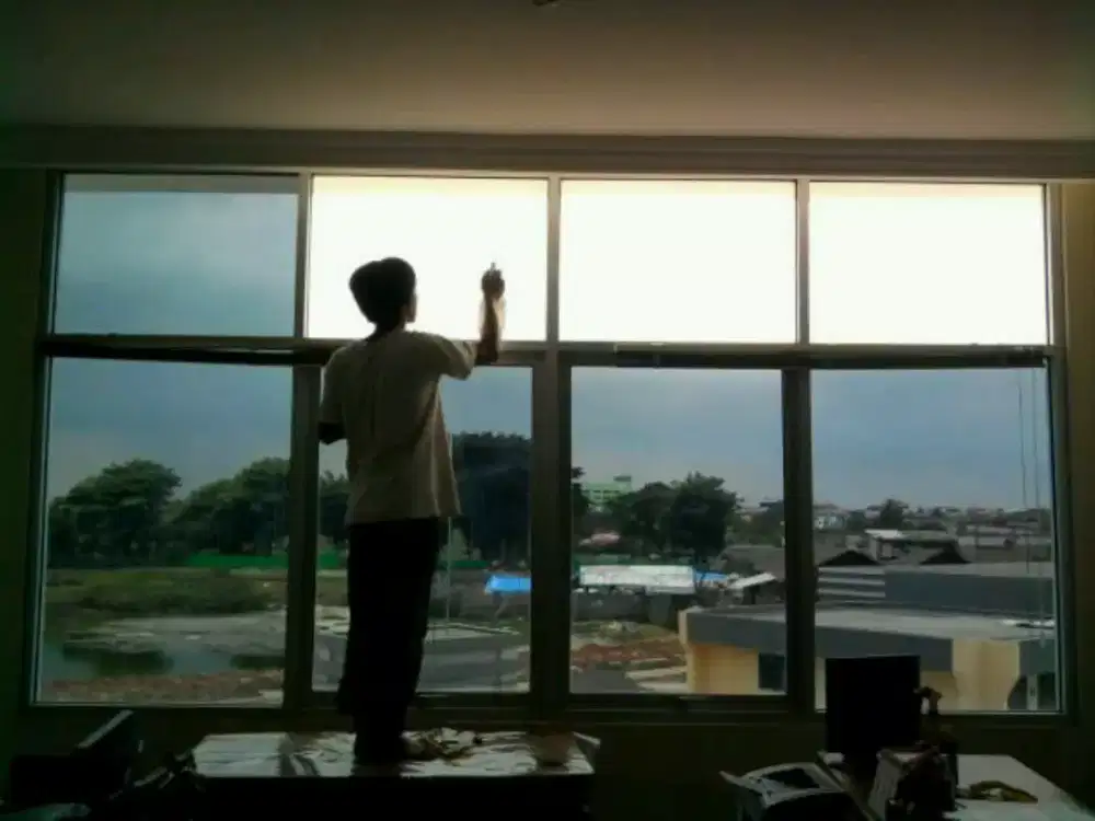 Jasa Bongkar pasang Stiker Kaca film Rumah/Kantor
