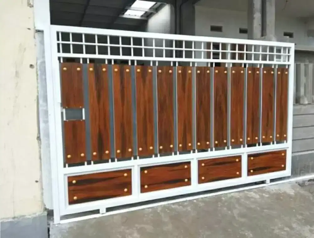 Pagar Besi holo galpanis motip grc