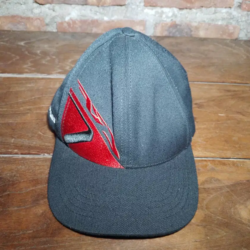 Topi honda CRF.