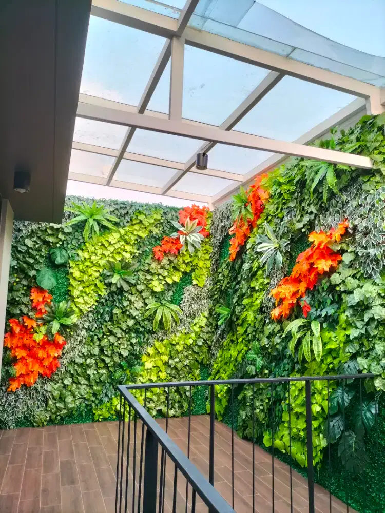 Taman Vertikal / Vertical Garden Artificial
