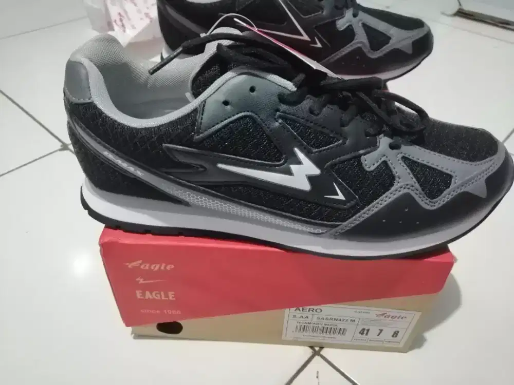 Langsung aja gan sepatu aeglenya