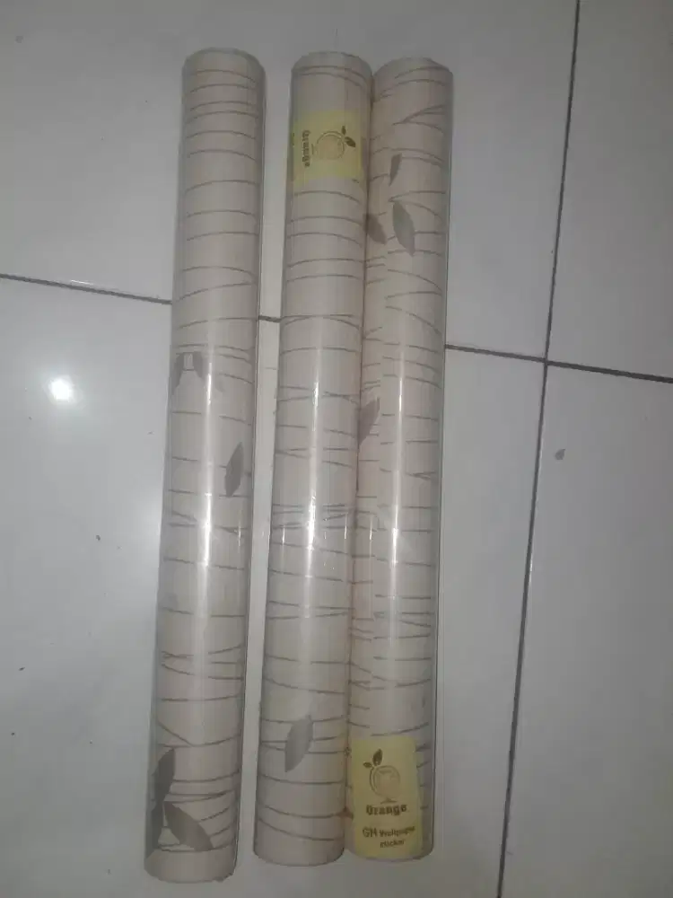 stiker dinding wallstiker pkt 3roll siap pakai nego cod rungkut ok