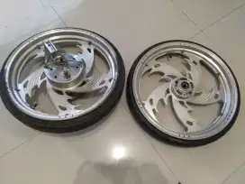 Dijual Satu Paket Velg Lebar Tiger Variasi
Bekas Custom di Astrea Gra