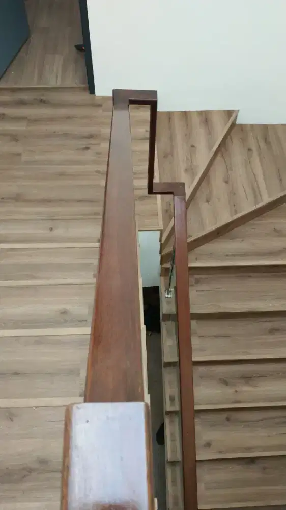 jual parkit dan finil lantai bsa juga bwt tangga bnyk pilihan motif