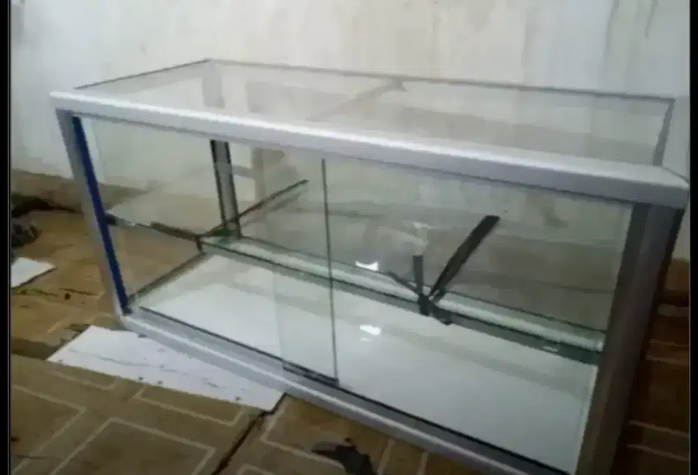 Etalase kaca untuk dagang makanan matang ukuran 100 x 35 x60