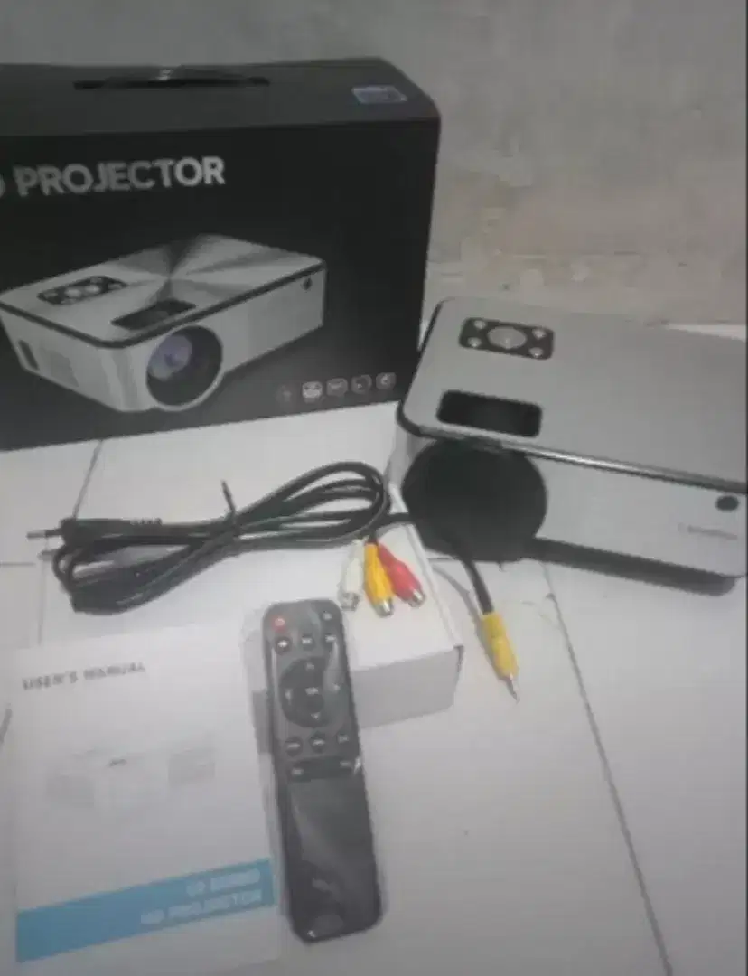 Proyektor cheerlux c9 ansi lumens 2800