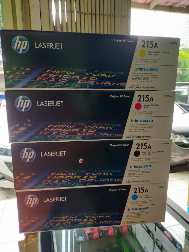 Dibeli toner hp 215 black dan warna original dengan harga tinggi