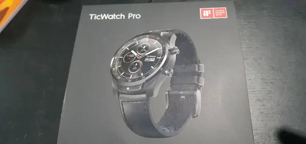 Smart watch ticwatch pro