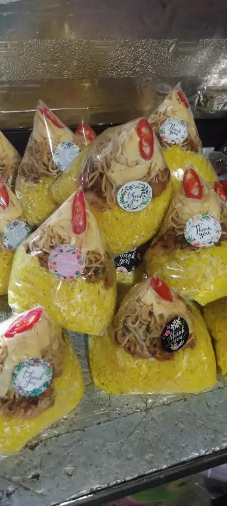 Terima pesanan Nasi kuning unyil