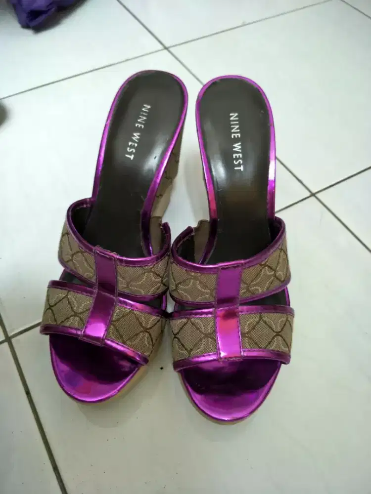 sandal hak pink