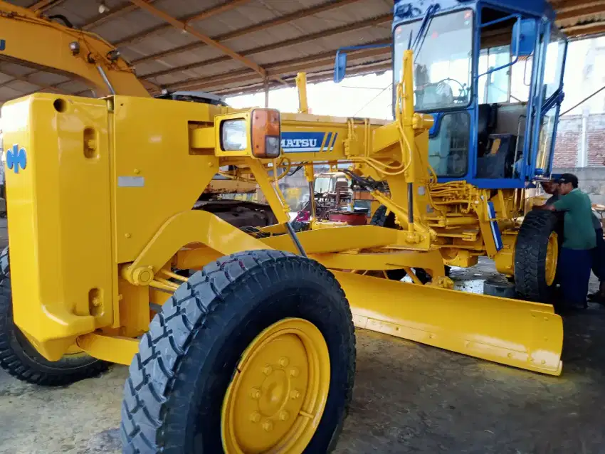 JUAL KOMATSU GD405A-2 BUILT UP MOTOR GRADER 2017