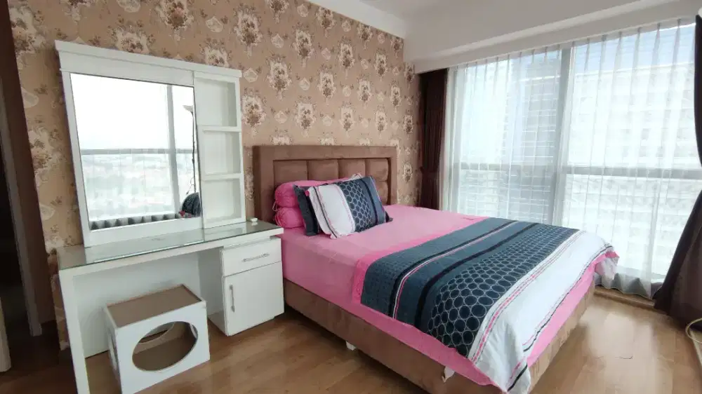 Disewakan apartemen the peak TP5 3br murah