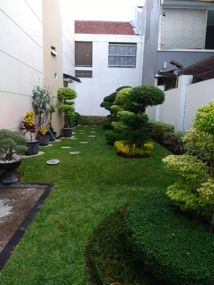 Tukang taman dan tukang potong rumput Jogja