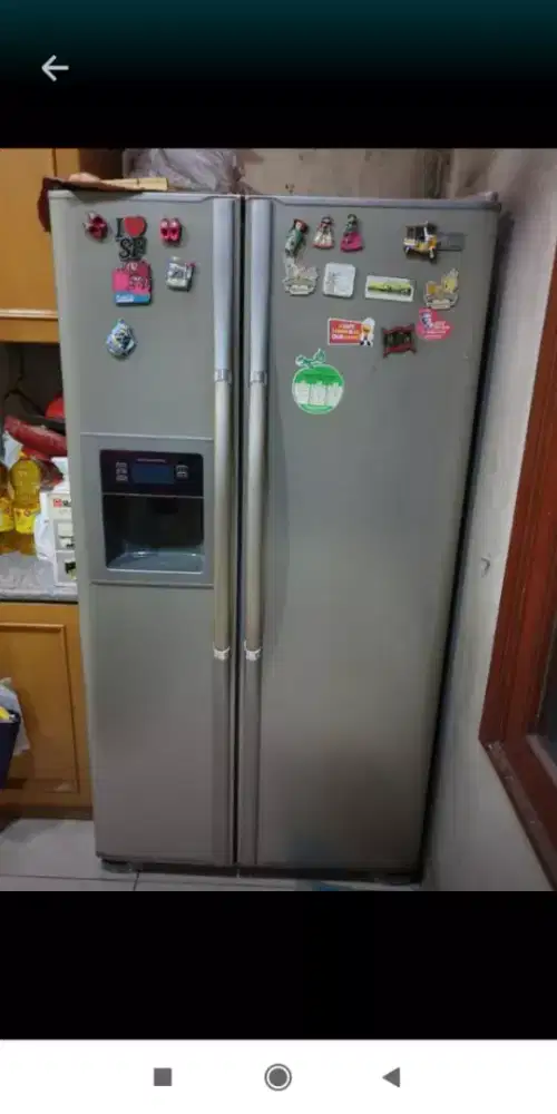 Nampung kulkas rusak