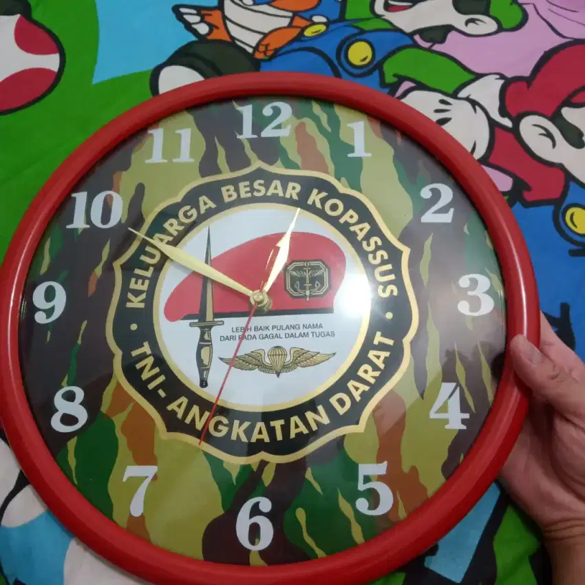 Jam dinding kopassus