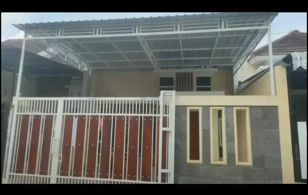 Dijual / Disewakan rumah full furnished di perumahan elite Batu