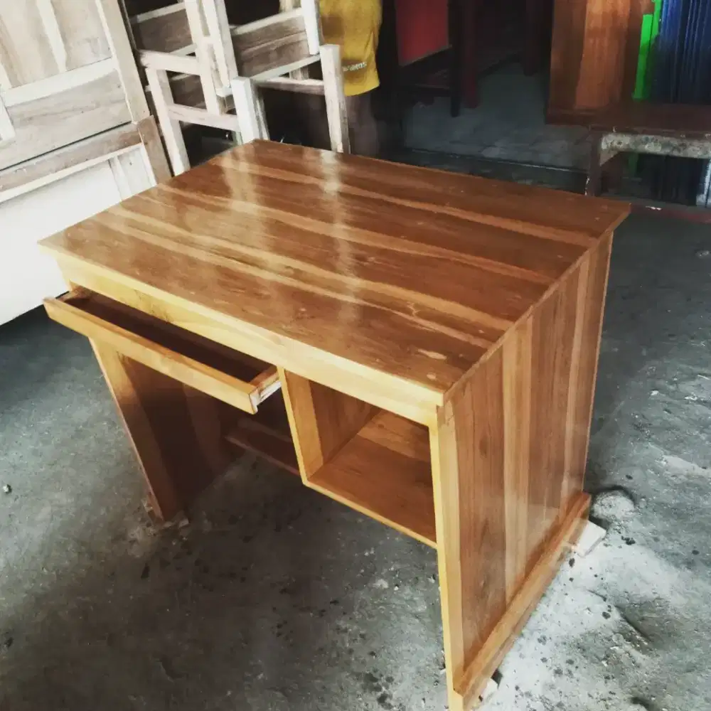 Meja komputer jati
